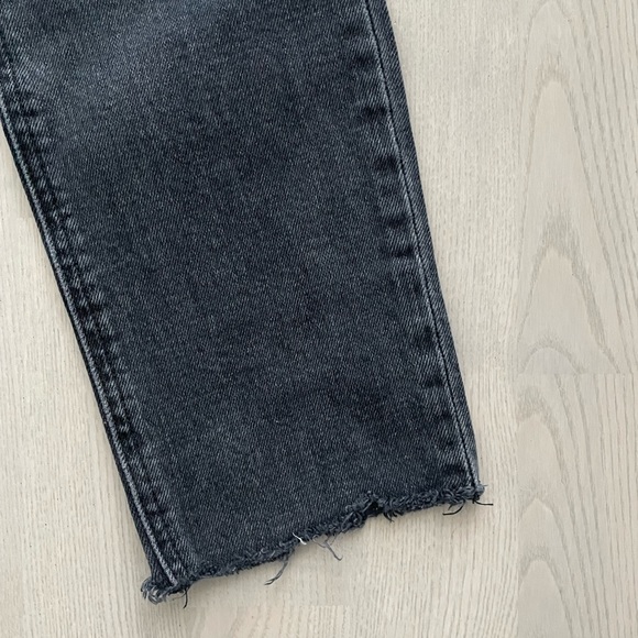 Denim Forum “The Yoko High Rise Slim” Slightly Faded Basic Black Jeans - Picture 4 of 7